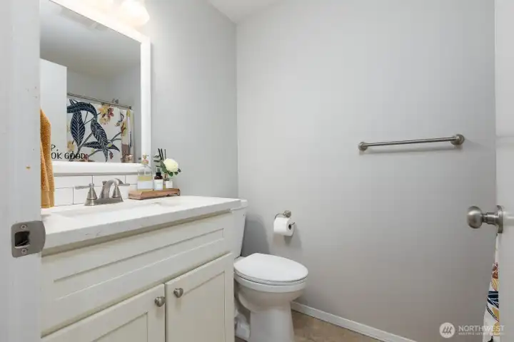 Hall full bath.
