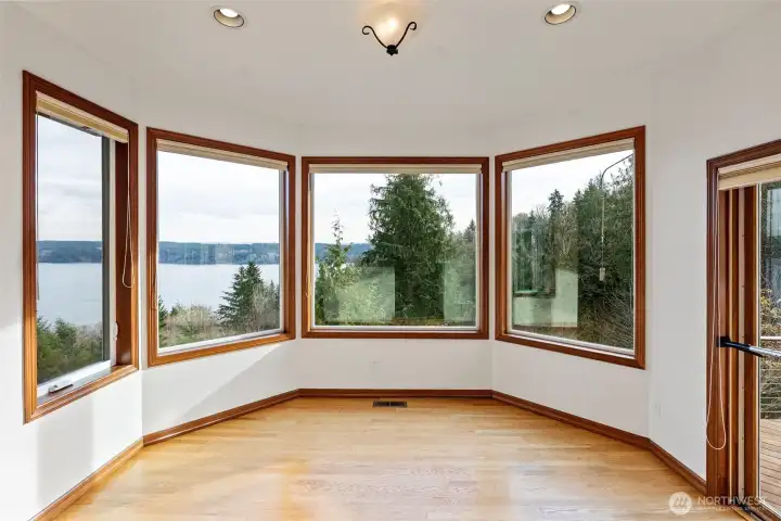 Enjoy breakfast with a view!