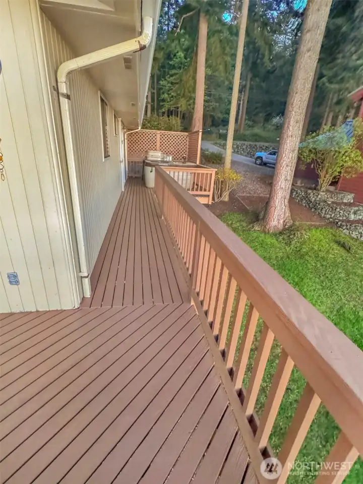 Deck fully restained