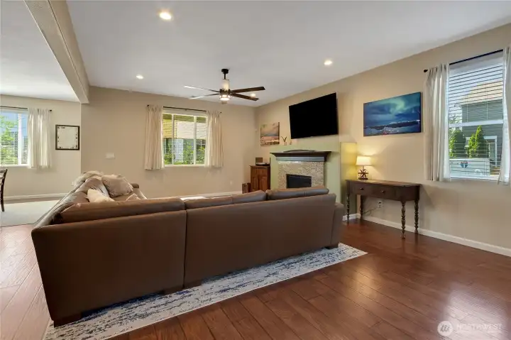 Living space seamlessly flows into the kitchen