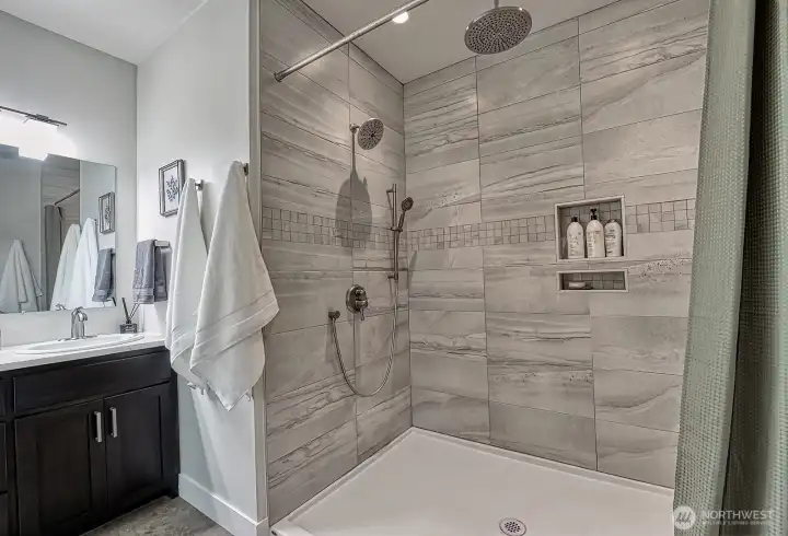 Walk in Master Tiled Shower Walk in Master Tiled Shower