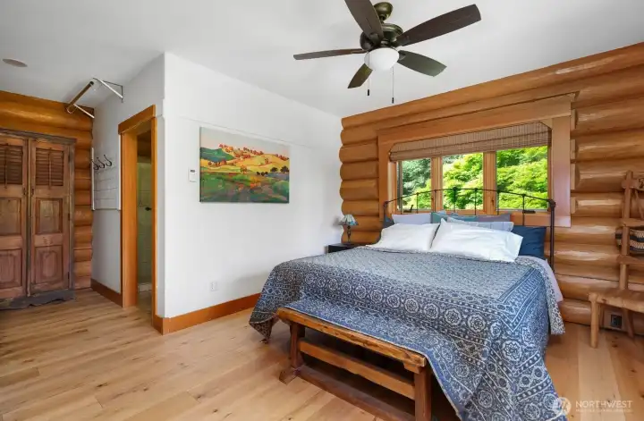 The primary en suite is on the quieter side of the home and looks out to the yard. New flooring in this room as well. The primary en suite is on the quieter side of the home and looks out to the yard. New flooring in this room as well.