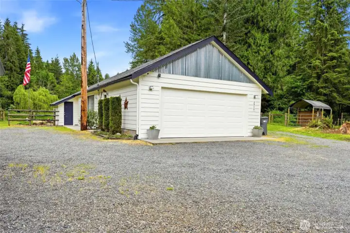 Detached garage & shop