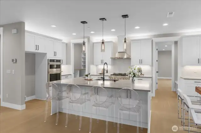 Main Level: Kitchen