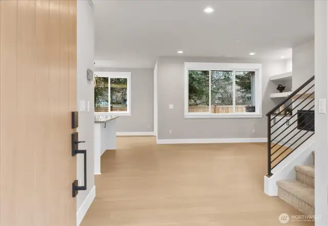 Main Level: Entry