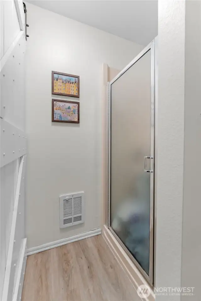 Guest 3/4 bath