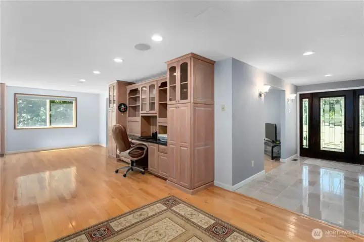 Built in desk area and eating or sitting area by the kitchen