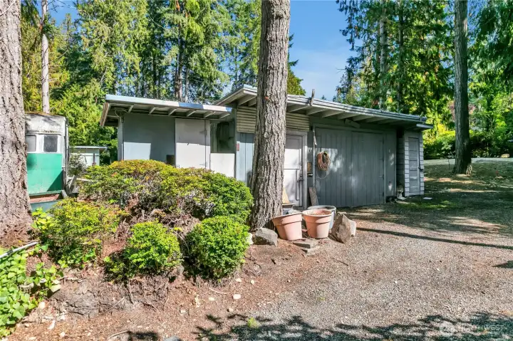 Detached Garage