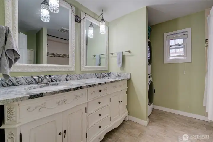 Main floor full bath