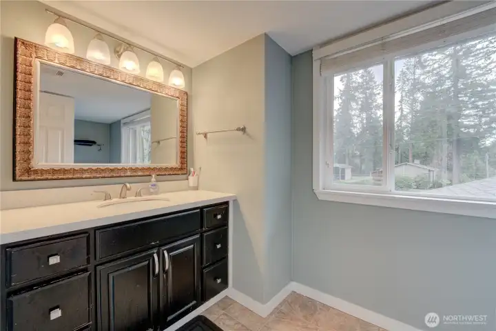 Upstairs full bathroom