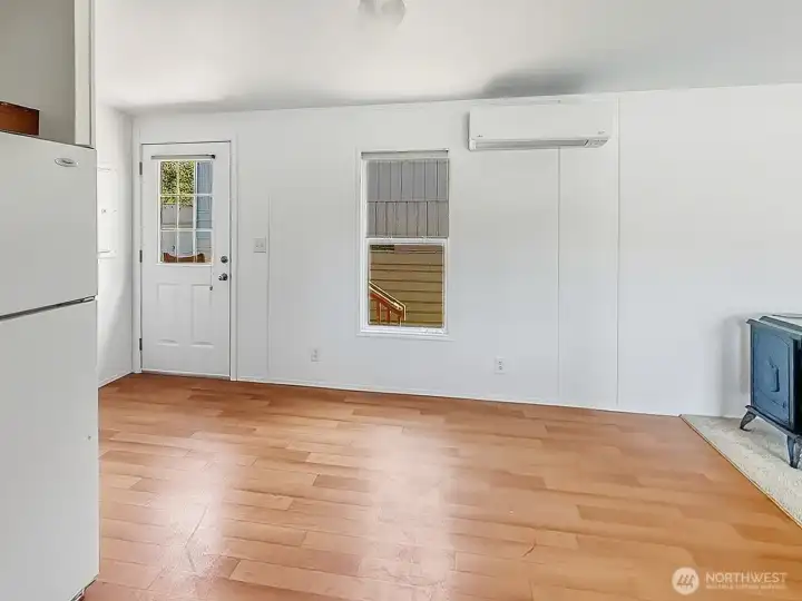 kitchen & dining room