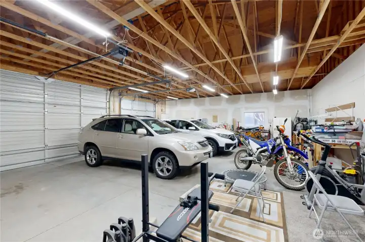 inside 3 car shop room for workshop space
