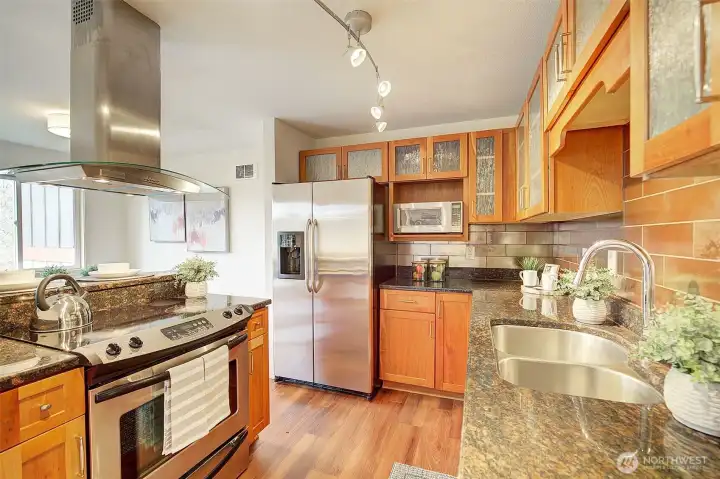 Love this kitchen design!