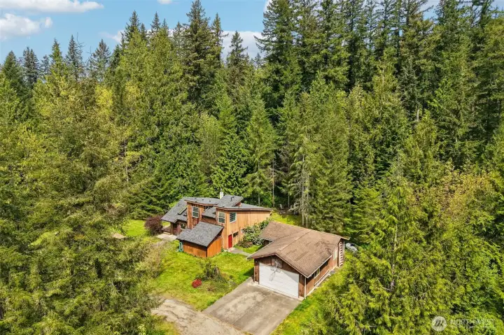 Aerial view showing privacy and setting