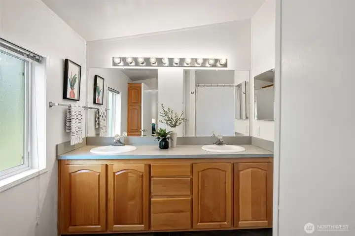 Primary bath