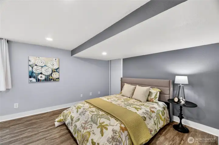 Lower level guest suite