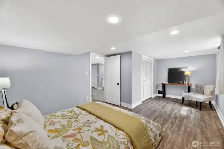 Lower level guest suite