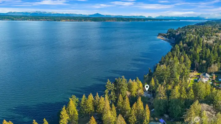 Breathtaking bay and Cascade views.