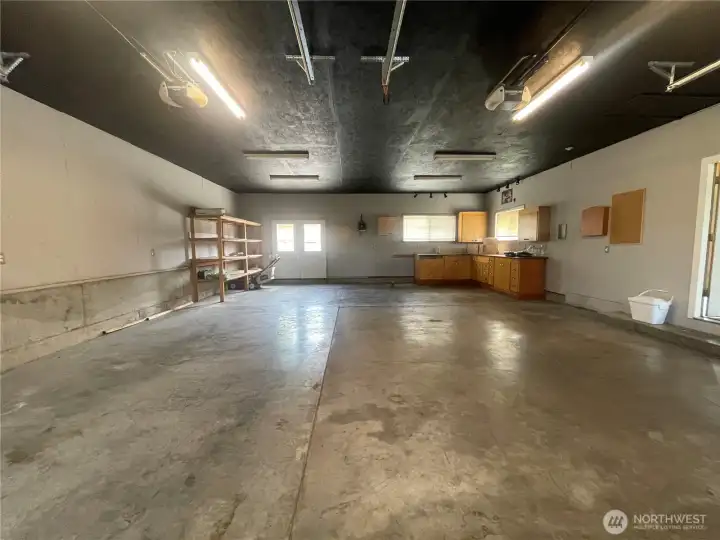 shop/garage