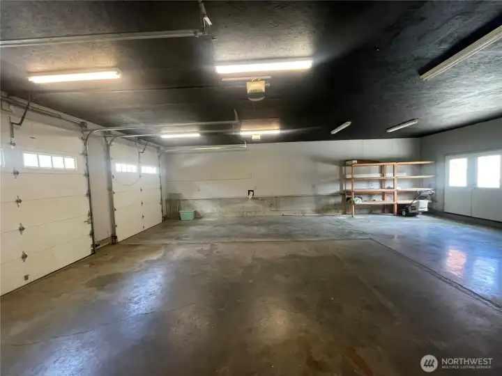 shop/garage