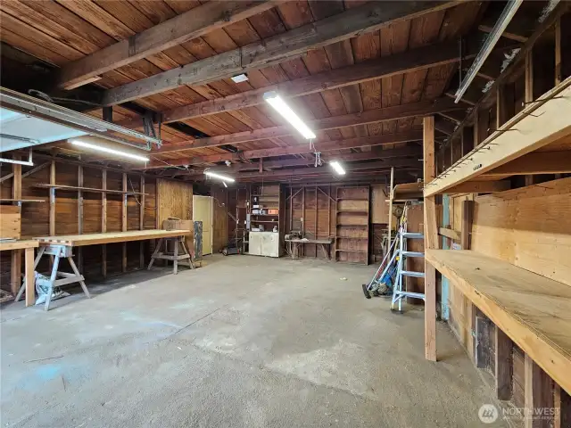 Built in shelving