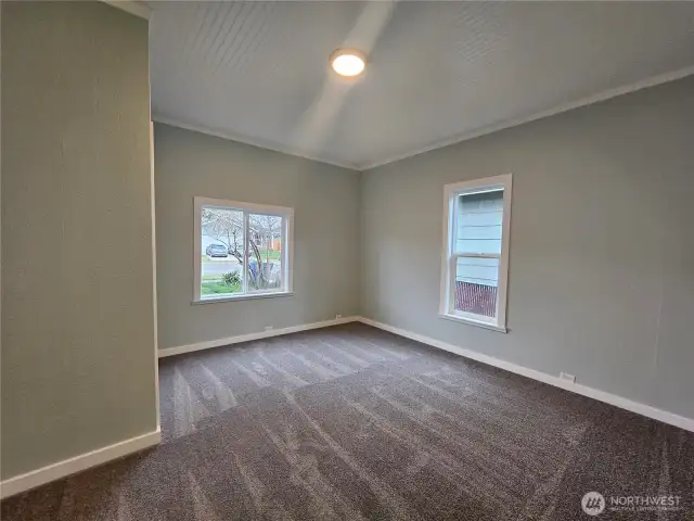 Main bedroom with 9ft ceilings.