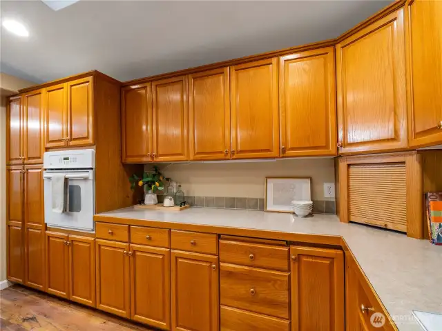 and cupboards galore!