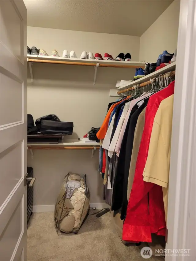 Pictures are from prior tenancy.