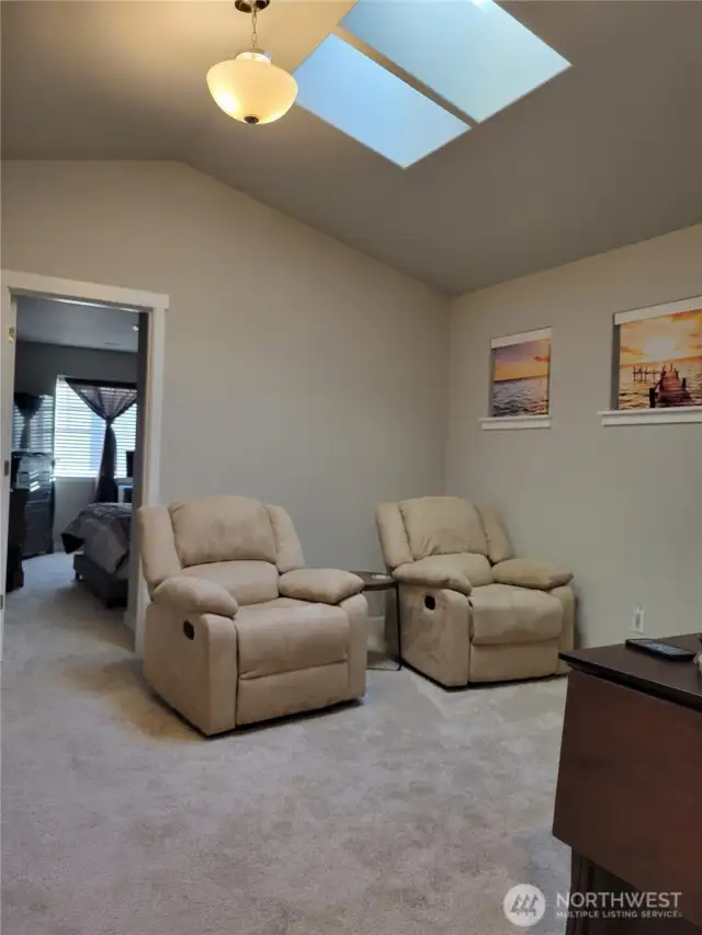 Pictures are from prior tenancy.