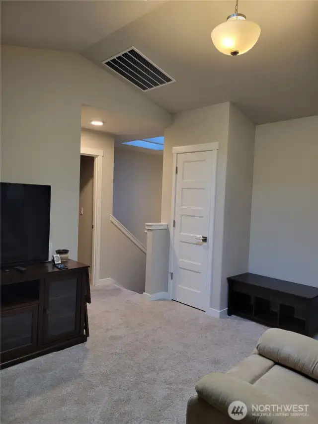 Pictures are from prior tenancy.