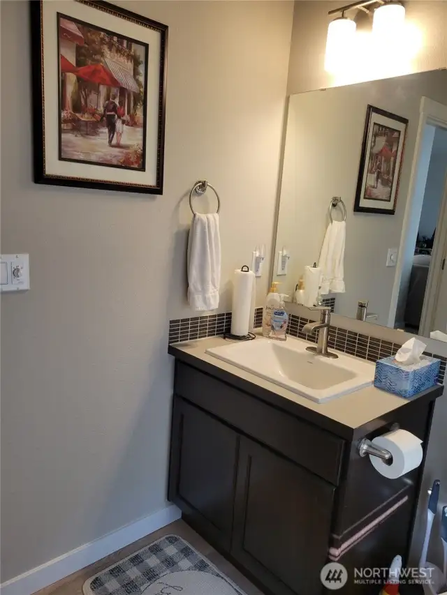 Pictures are from prior tenancy.