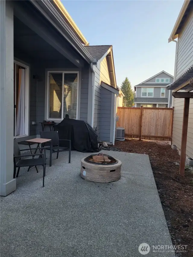 Pictures are from prior tenancy.