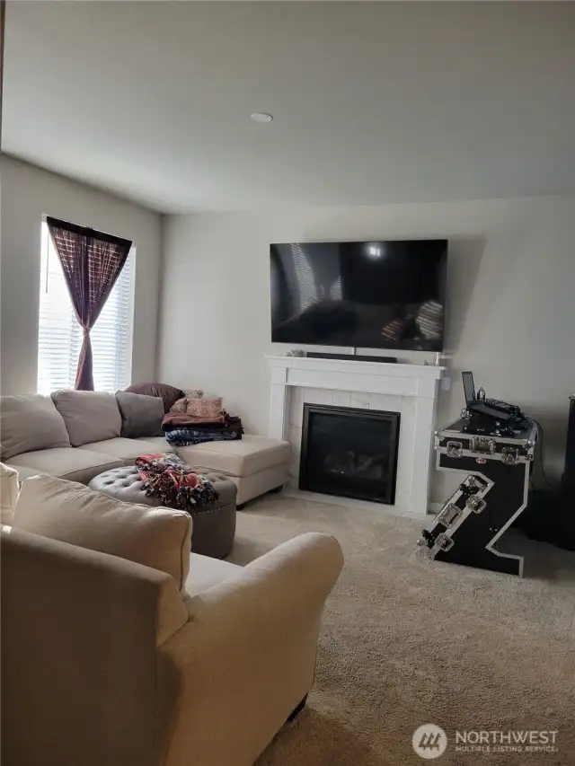 Pictures are from prior tenancy.
