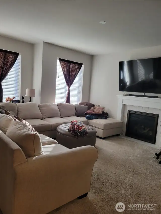 Pictures are from prior tenancy.