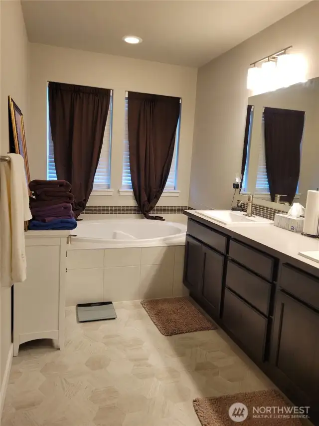 Pictures are from prior tenancy.