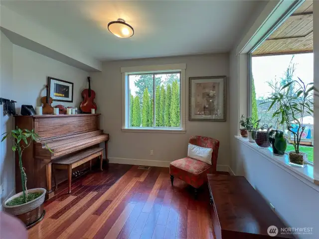 Additional room that can double as a seating or eating area - or of course, as a music room!