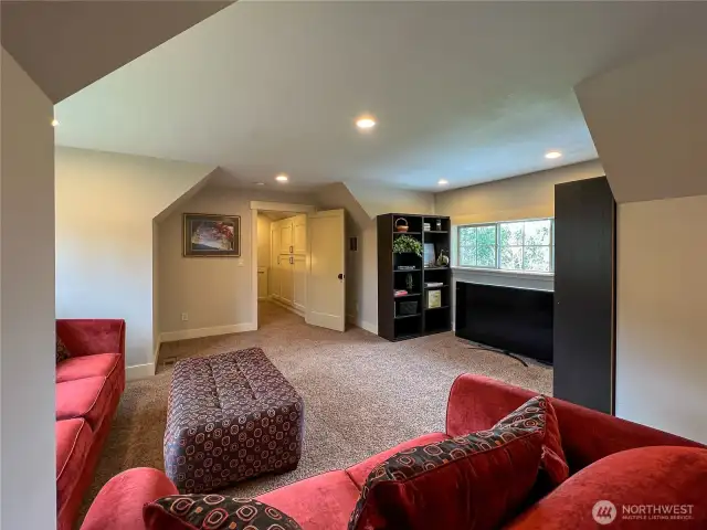 Vaulted ceilings make the large room feel even larger!