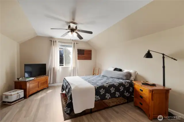 Upstairs Bedroom 4