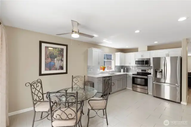 Kitchen w/Eating Area