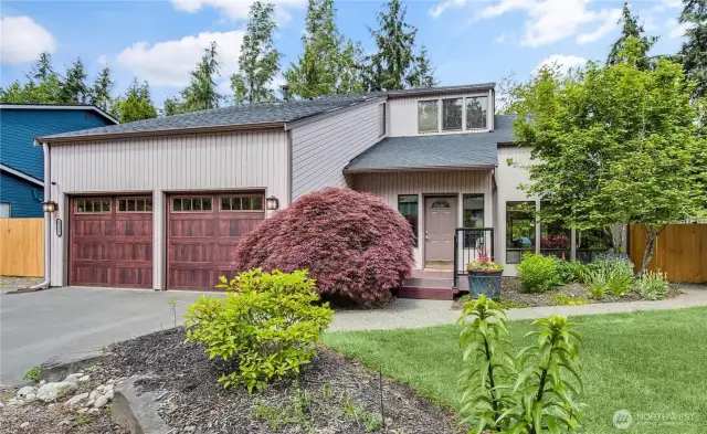 Welcome to Westwood Hills of Edmonds desirable Meadowdale neighborhood.
