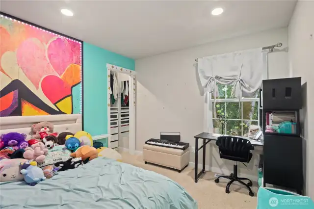2nd bedroom