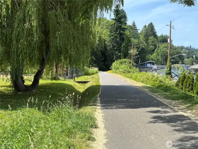 Burke Gilman trail just around the corner.
