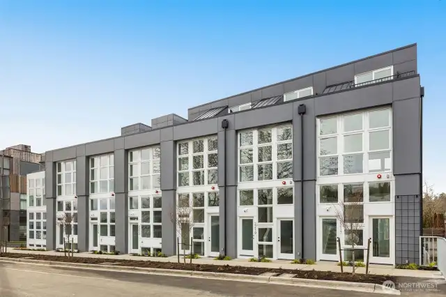 Work/Live Unit with 2 front doors for separation.