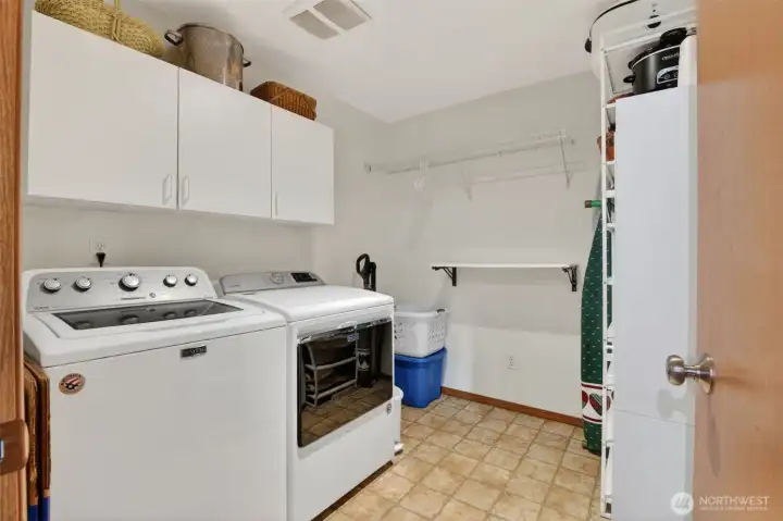 Laundry room with great storage