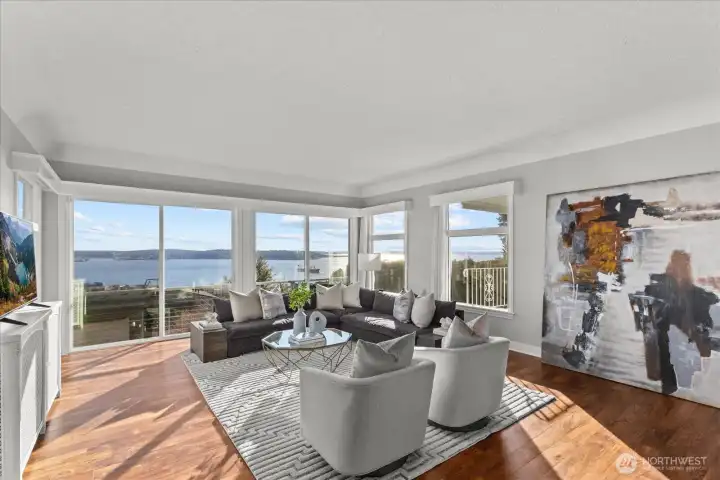 Light pours in from every direction, all day long.