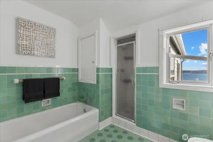 Full bathroom upstairs is ready for a fresh vision.