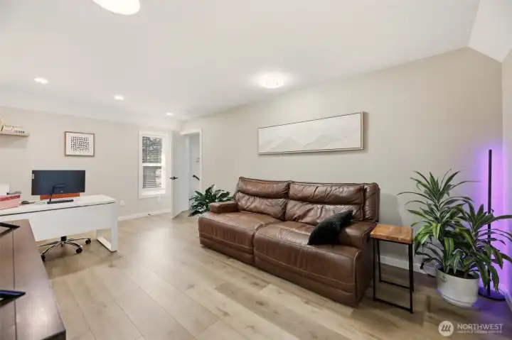 Flex space attached to primary bedroom