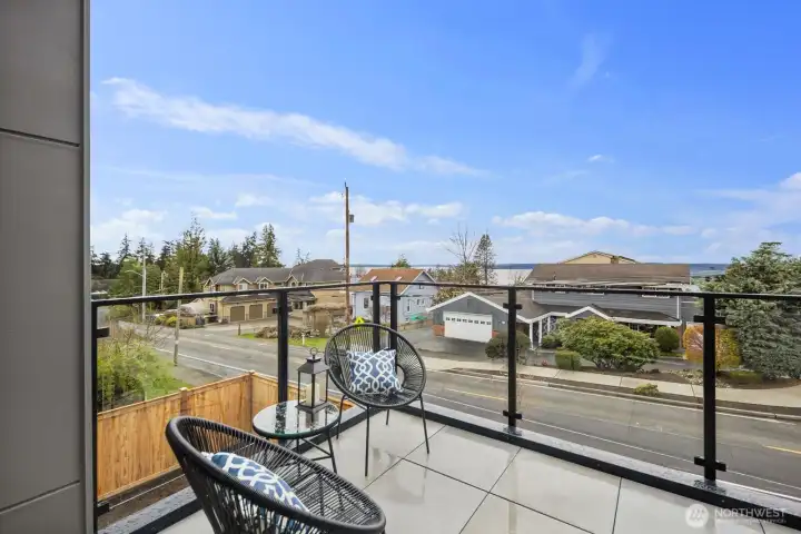 Front west facing deck