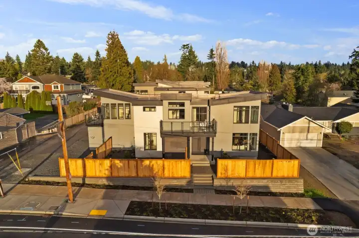 2 decks to enjoy sound and mountain plus territorial views