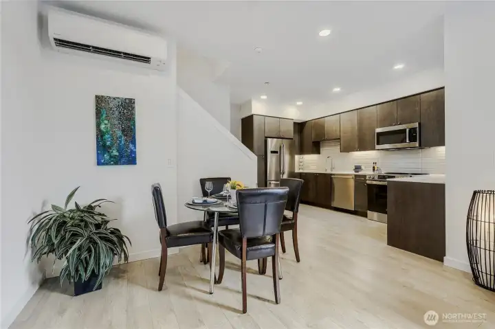 Kitchen/Dining Area